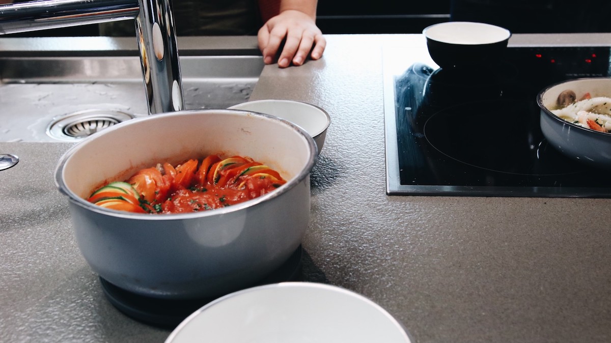 一器呵成！居家設計品牌 JIA 品家家品 x 日本設計大師柴田文江聯名合作新品－【虹彩鋼 賞味】系列新上市