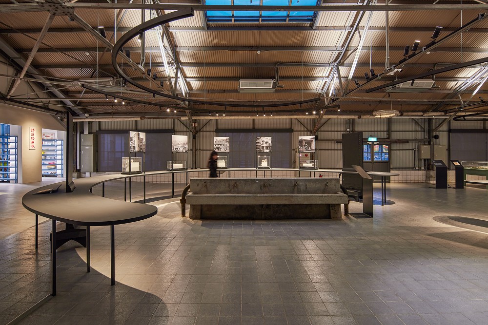 台北國家鐵道博館常設展《氤氳時代》！建築模型、藝術作品重現老古蹟澡堂日常
