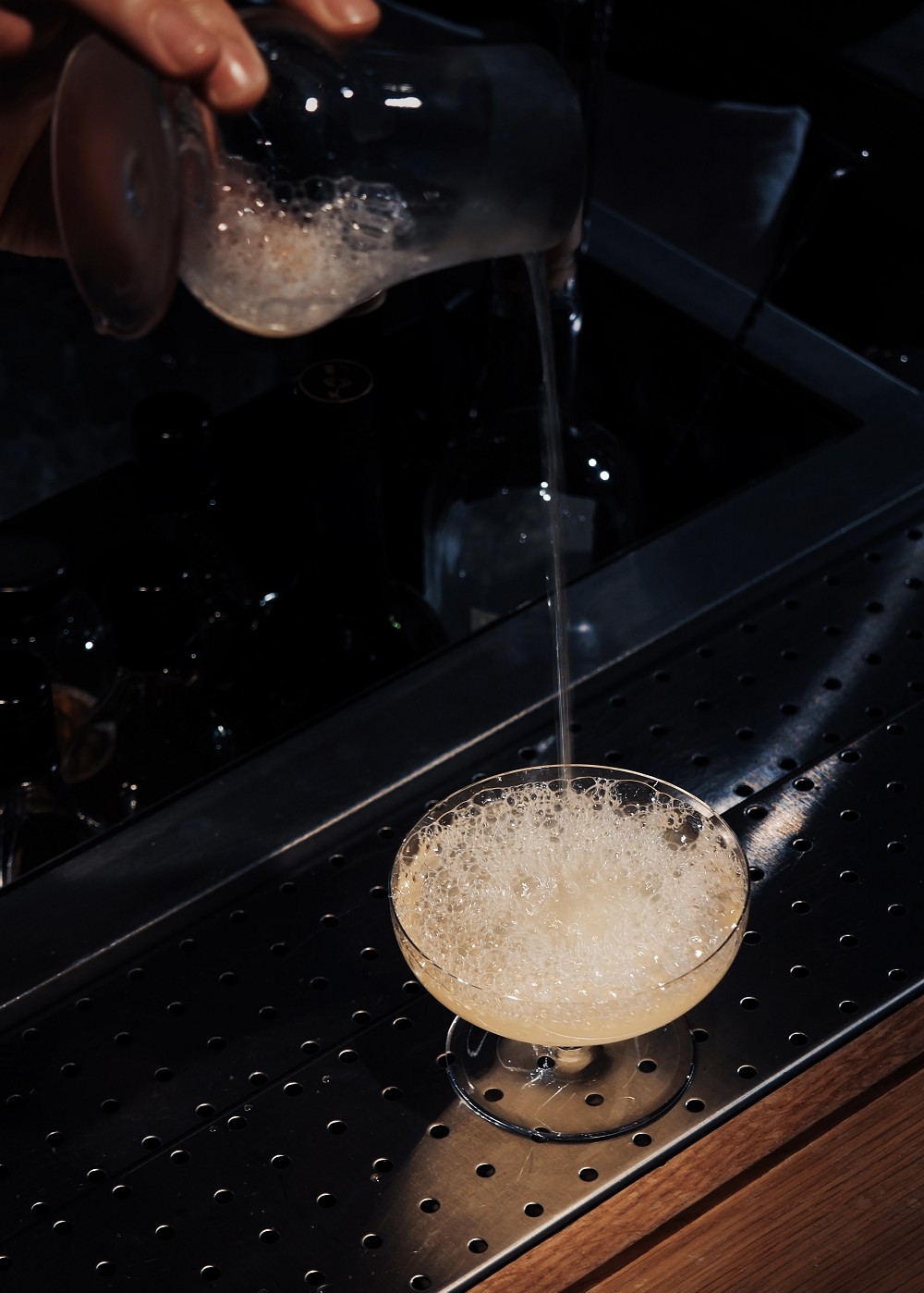 台北重本書店「坂本龍一特輯」企畫！攜手設計師李君慈集結黑膠藏品、3款限定調酒