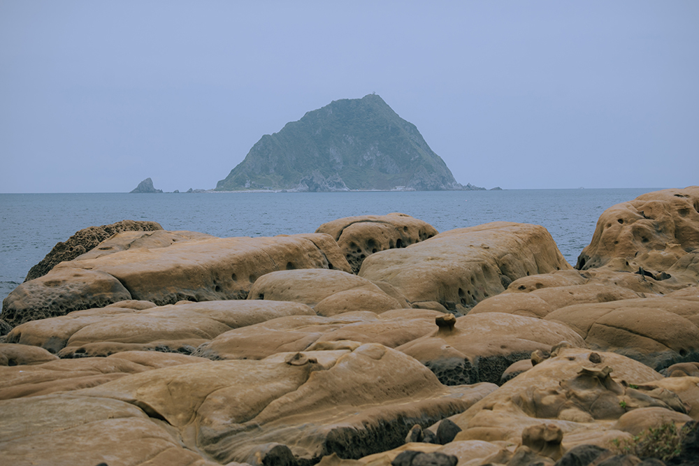來趟冬季海邊之旅！基隆和平島「掀風潮」集結藝術、市集、工作坊體驗雨都年末浪漫