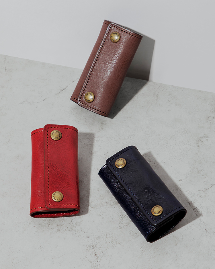 土屋鞄製造所「夏限定商品」不落俗套的選色用皮革小物！創新職人工藝讓皮革隨時間展現自然變化