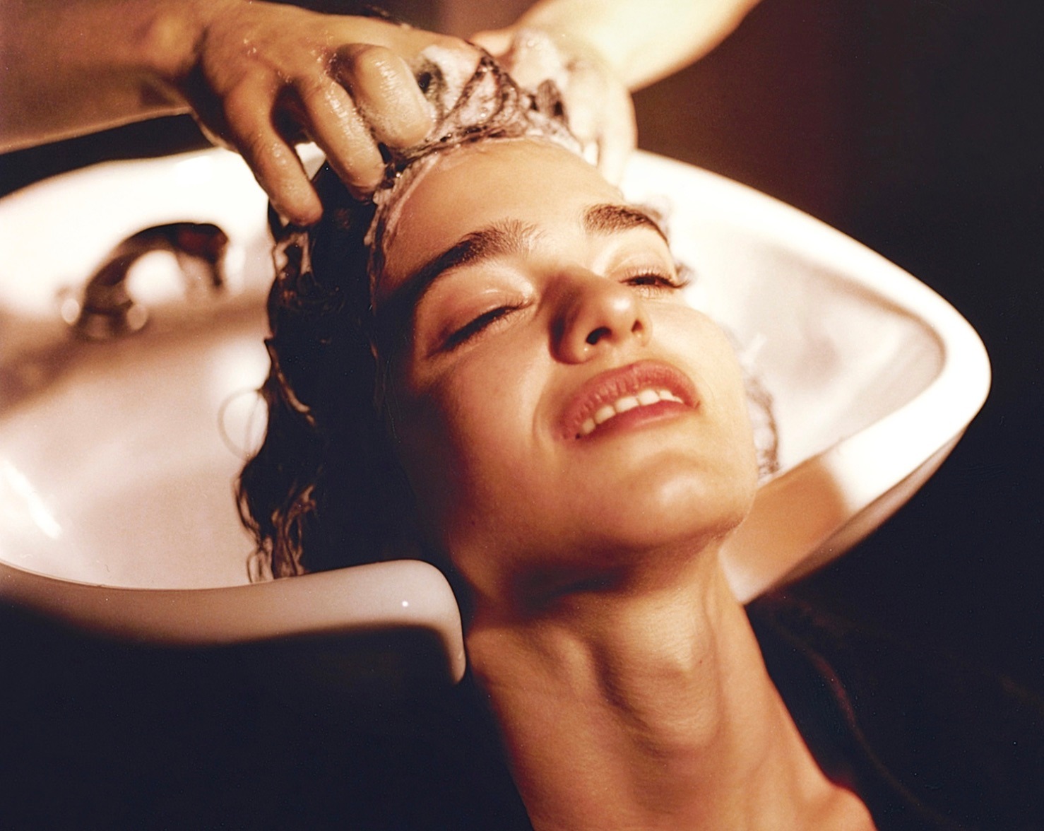 洗頭ASMR時間！土耳其攝影師Cihan Öncü捕捉人們洗髮放鬆瞬間