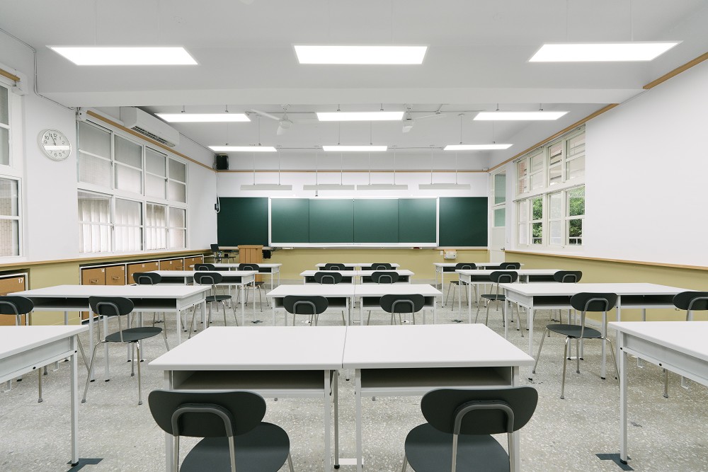 新埔國中補校教室改造設計！台灣無印良品、正隆公司為高齡者重新設計跨齡教室