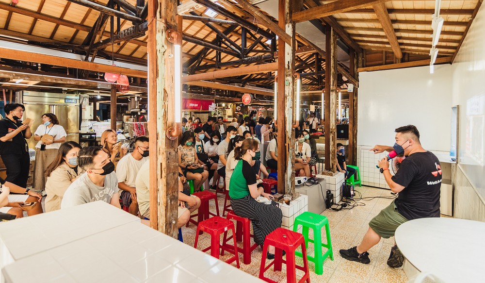 高雄鹽埕「鹽一市場」改造亮點！重現山形木屋頂、全新視覺、燈光設計賦予老市場新靈魂