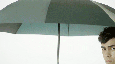 讓你在雨中比誰都優雅！台灣原創世界紅的「一秒瞬收，二折反向傘」