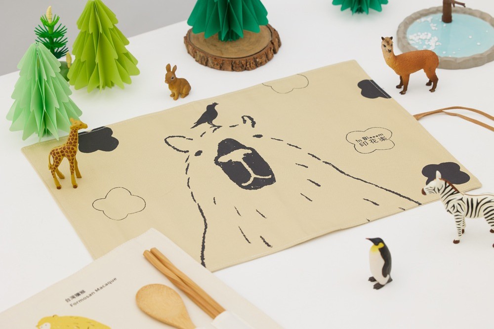 Pinkoi X台北市立動物園聯名!貘花豆玩偶包、石虎護唇膏、Line貼圖登場