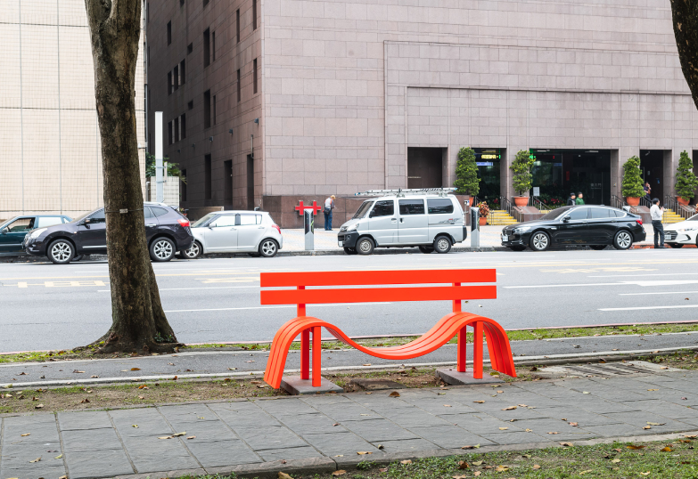 體驗不打烊的台北城！2019 台北白晝之夜大趣看充氣巨型兔子、強迫社交椅等 60 件裝置表演
