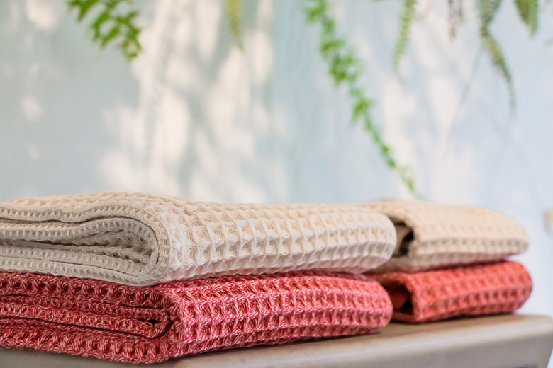 越洗越柔軟蓬鬆！開箱今治認證「伊織毛巾」，體驗職人級織品