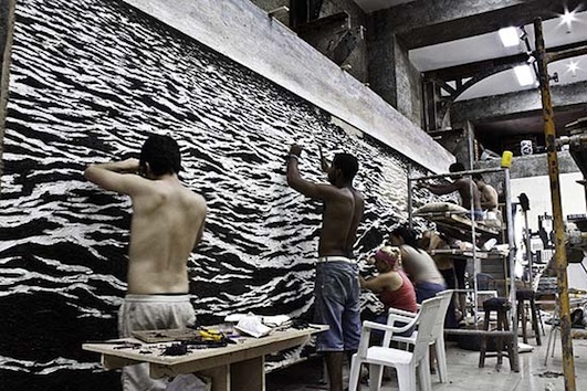 用50萬魚鉤「鉤」出來的海景畫