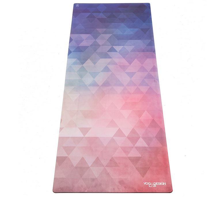 在 Pantone 2016 和煦色彩的陪伴下，用瑜珈和自己進行一場身體對話！