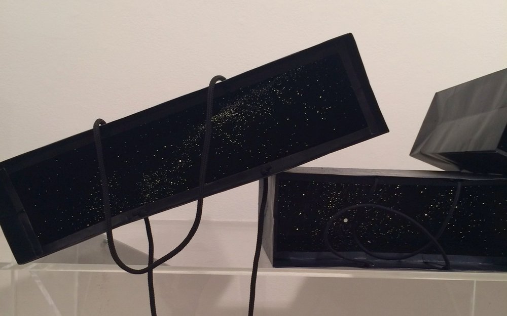 購物紙袋中的爛漫星夜，簡單卻美麗的紙藝作品