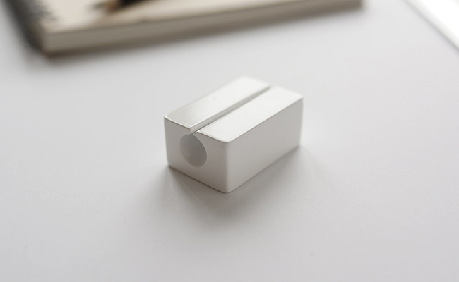 低調依舊銳利的白色刀鋒，Zirconia Sharpener削鉛筆器
