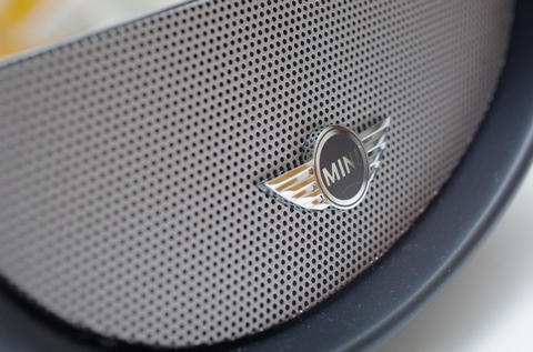 把mini小車的後照鏡帶回家!iUi Mirror Boombox 動手玩