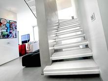 質感與安全兼具~空間中的一大亮點「LED樓梯」/