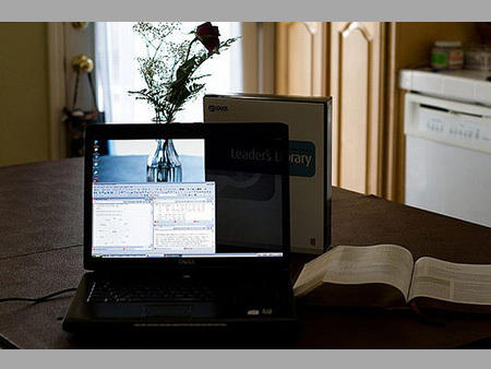 10組利用螢幕拍攝而成的錯位攝影