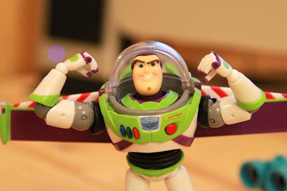 大人的玩具：玩具總動員特撮公仔動手玩！(巴斯光年篇)