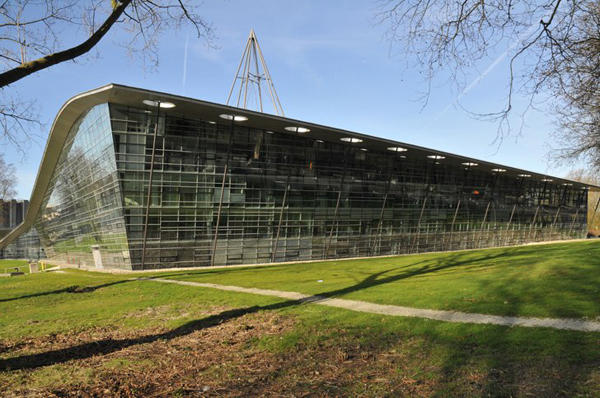 綠說從頭！綠屋頂建築的始祖「TU Delft Library」