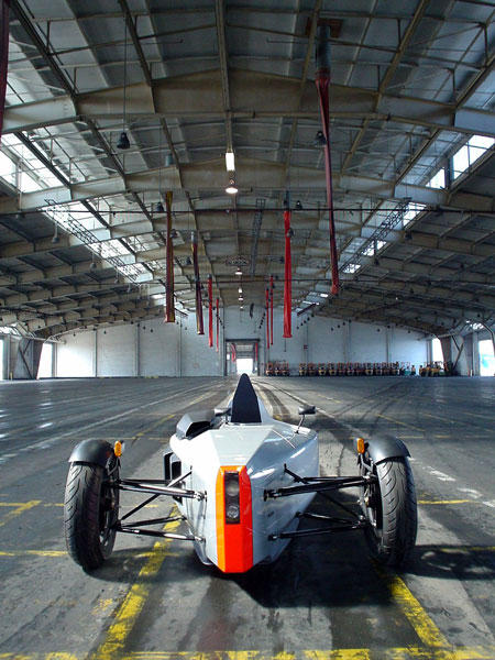 一台不大適合老太太坐的三輪車「SUB G1」