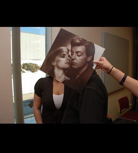 25個你沒想過的唱片封面借位攝影（上）