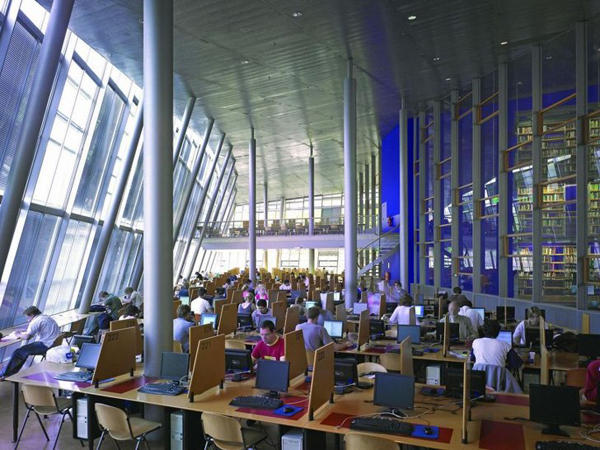 綠說從頭！綠屋頂建築的始祖「TU Delft Library」
