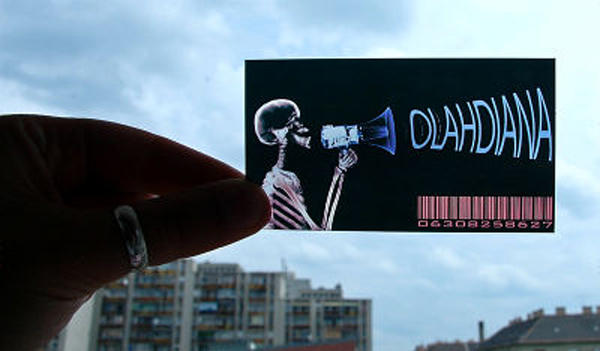 看不見的才棒！幾款相當有特色的透明名片