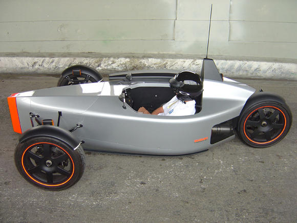 一台不大適合老太太坐的三輪車「SUB G1」