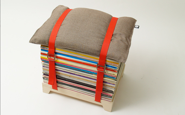 [DIY ok] 看不完的雜誌就拿來當凳子坐吧！