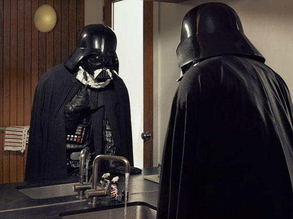 超人阿公回來了！這回向黑武士學黑暗原力