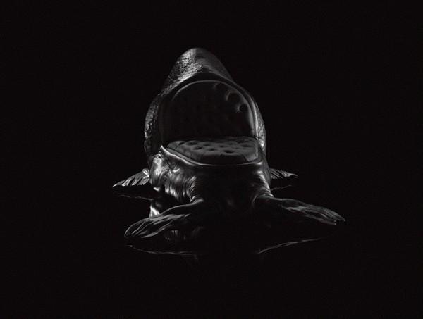 召喚獸附身的海象椅，黑面獠牙很有型！