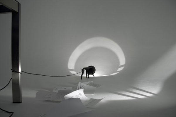 在家養隻寵物般的貓咪燈Micha lamp