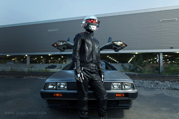 跑什麼趴都hold住！歷時四個月完成的Daft Punk頭盔