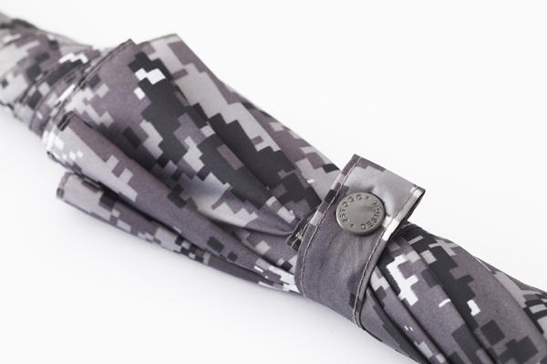 獨家預購！都市野戰必備的「25togo迷彩潛水傘」