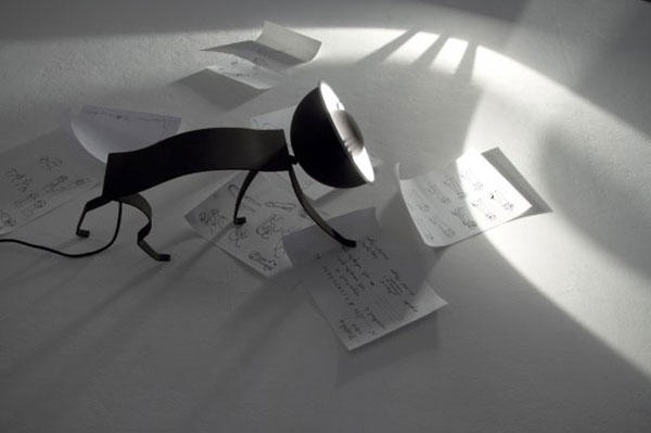 在家養隻寵物般的貓咪燈Micha lamp