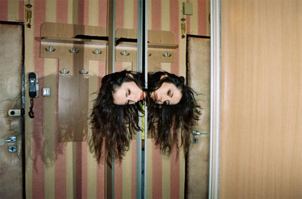 簡單又有梗的錯位攝影集