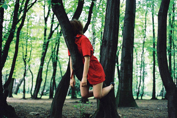 簡單又有梗的錯位攝影集