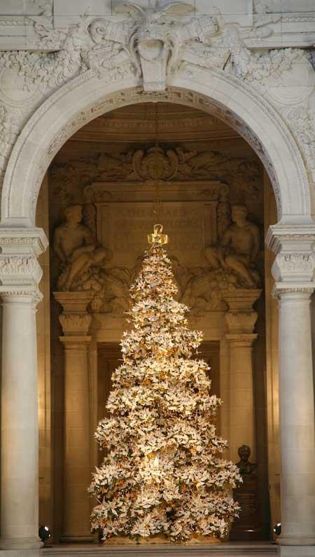 充滿愛與希望的千紙鶴聖誕樹