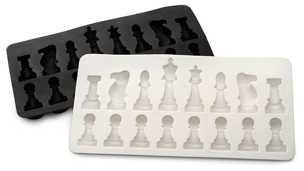 替你冰出一整組西洋棋的製冰盒