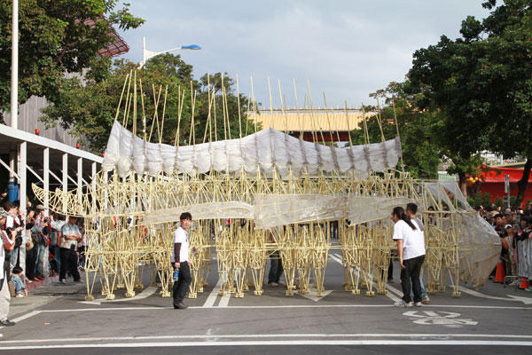 奇幻仿生獸,暴走台北街頭第一手直擊!