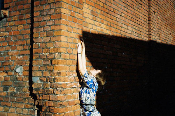 簡單又有梗的錯位攝影集