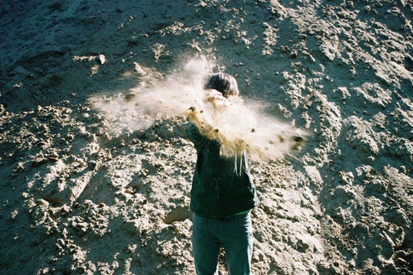 簡單又有梗的錯位攝影集