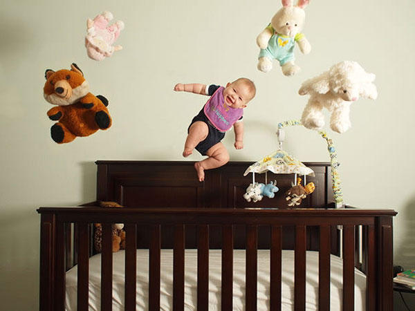 可愛到飛起來的彈跳嬰兒照