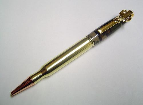 大老闆用萬寶龍，大哥大用子彈筆