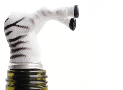 紅酒開瓶喝不完，小心黑猩猩入侵！