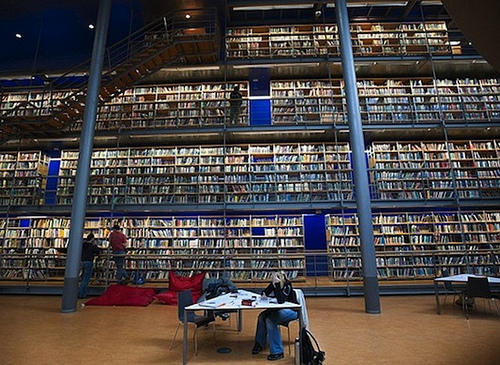 世界上最美的25間大學圖書館