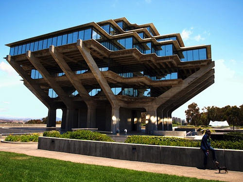 世界上最美的25間大學圖書館