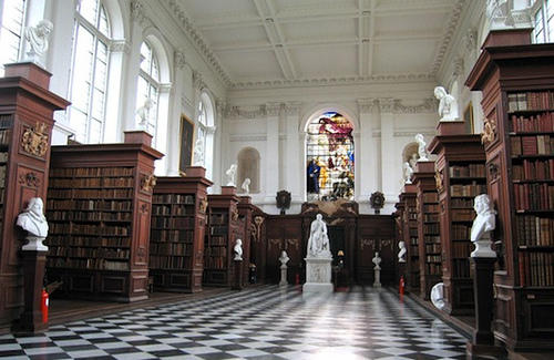 世界上最美的25間大學圖書館