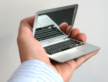 買不起MacBook Air，那就買台「MirrorBook Air」？