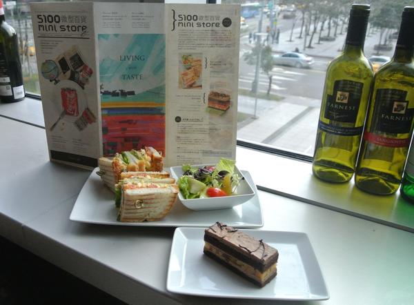 把店裡的點心變成拼貼作品,吳芊頤的《5100微型百貨》