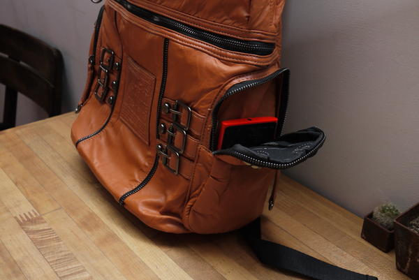 【開箱】揹起皮革質感的包包輕鬆走跳，MxM木村原宿仿皮雙肩包