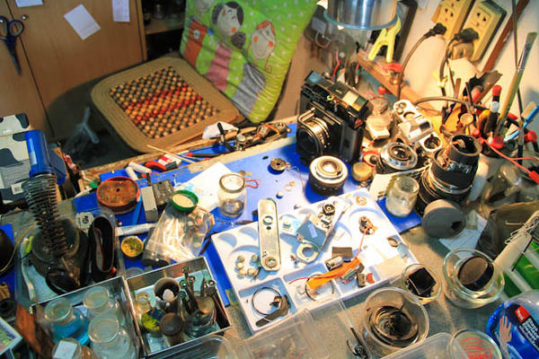 讓傳統底片相機妙手回春的「相機醫生」